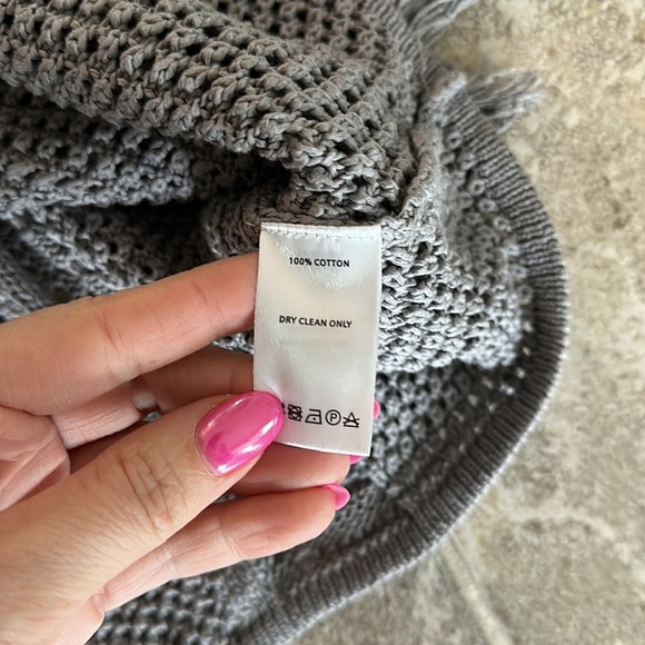 4/$20 LEO & SAGE Fringe Sleeveless Poncho in Slate Grey size small 100% Cotton - Picture 5 of 7